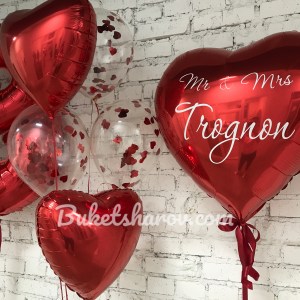 Красные воздушные сердца и прозрачные шары с конфетти для романтического праздника, купить в Букет шаров Измайлово.